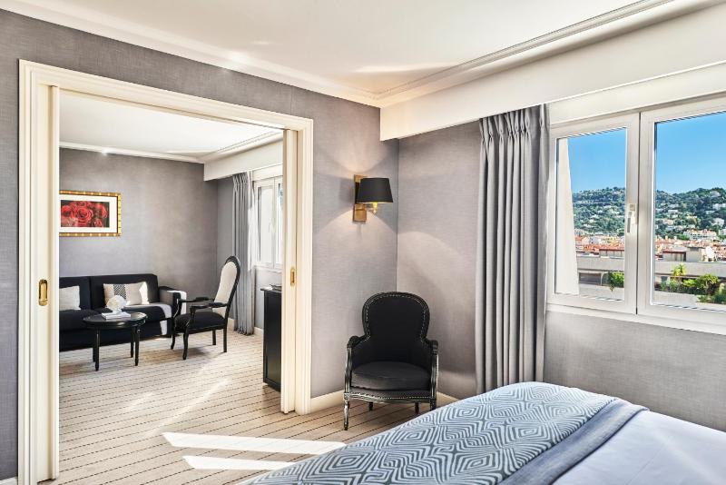 Superior Suite image 1