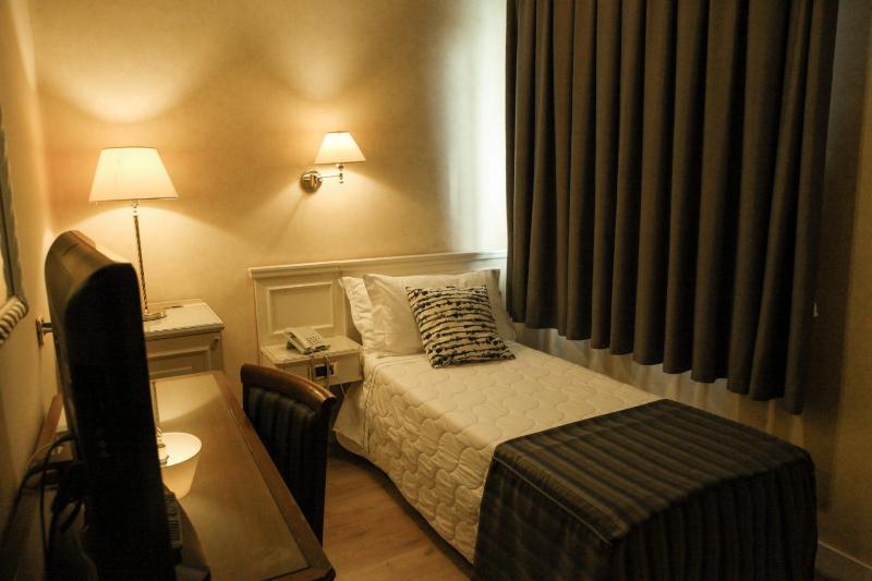 Single Room image 1