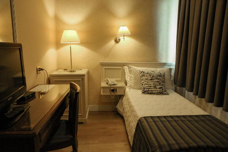 Single Room image 2