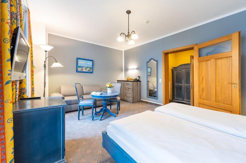Comfort Double Room with Balcony image 4