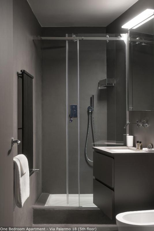 One-Bedroom Apartment - Via Palermo 18 image 4