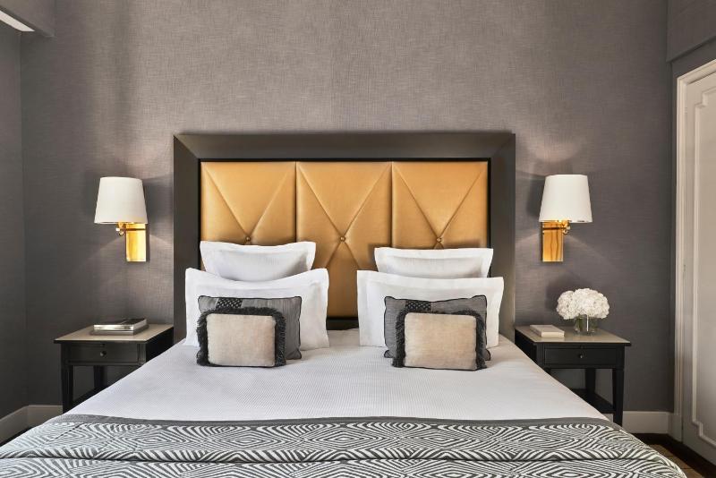 Deluxe Room with partial sea view image 4