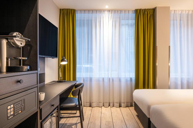 Superior Double or Twin Room image 3