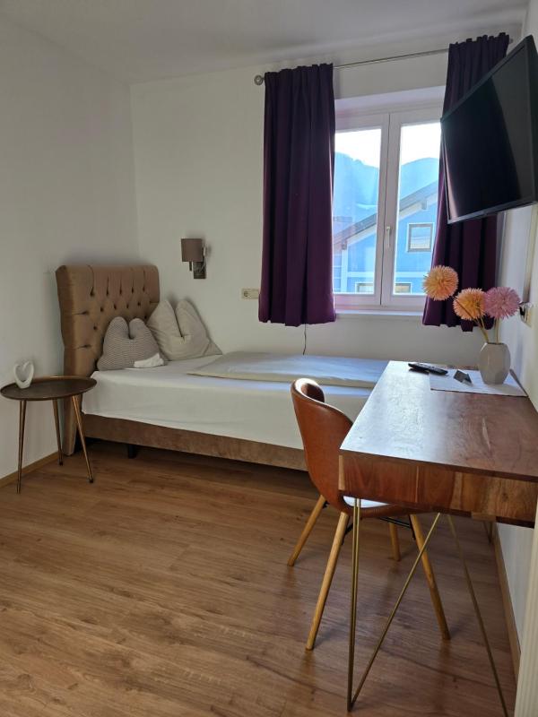 Single Room image 1