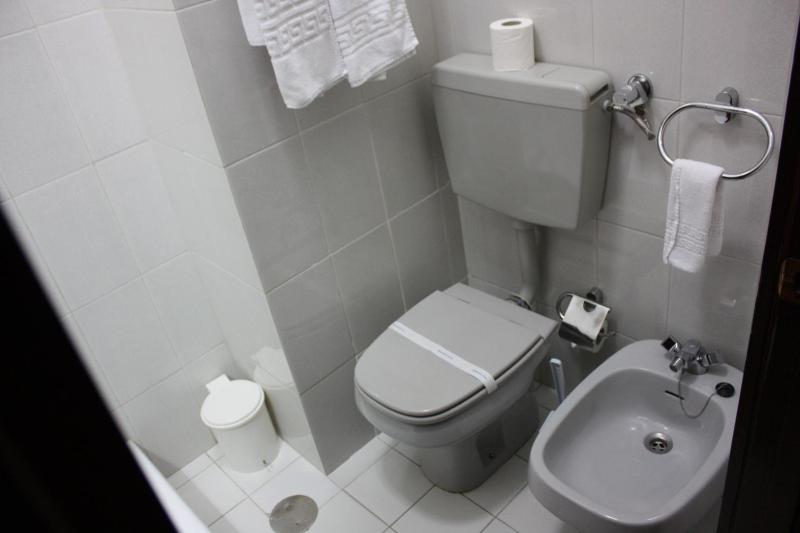 Quadruple Room with Terrace image 2