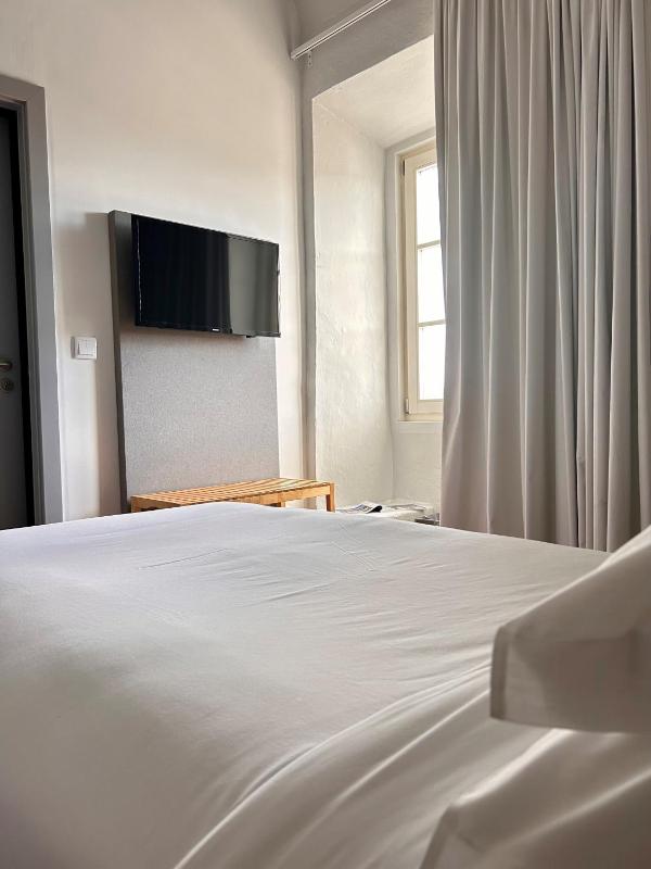 Single Room image 3
