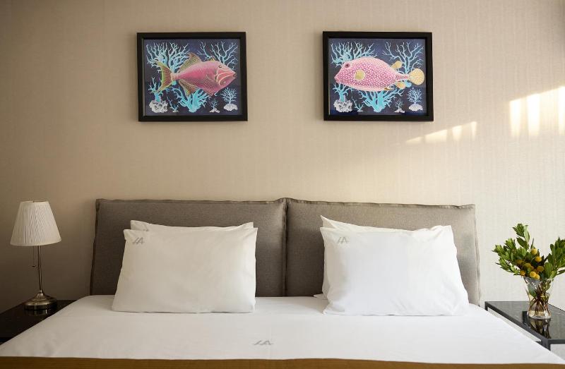 Classic Double or Twin Room image 4