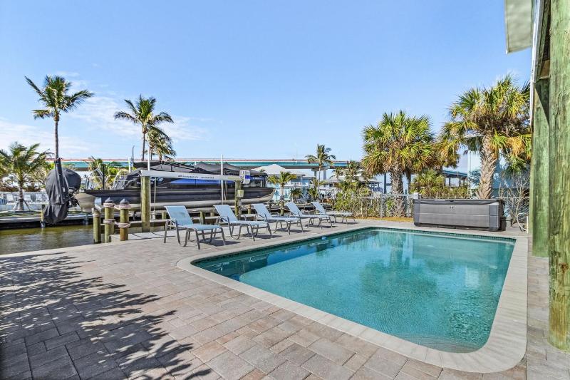 265 Beautiful Canal Front Home Heated Pool home - image 7