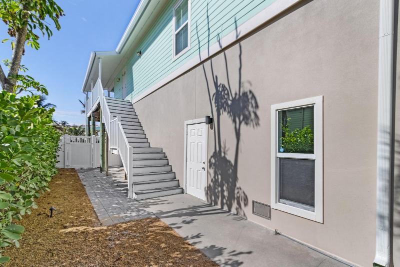 265 Beautiful Canal Front Home Heated Pool home - image 8