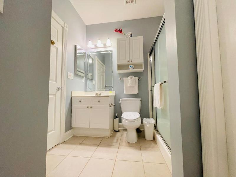 Enjoy the comfort of this amazing place - image 37