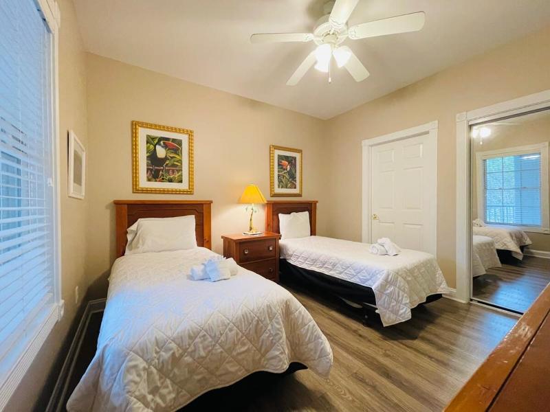 Enjoy the comfort of this amazing place - image 3