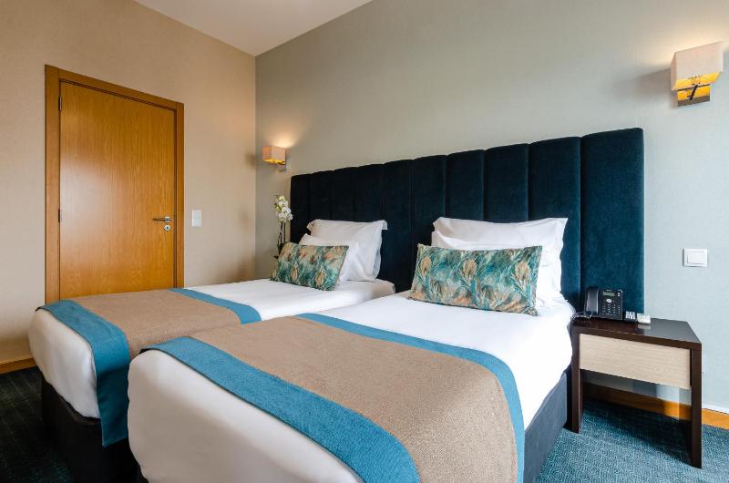 Double Room with Extra Bed image 2