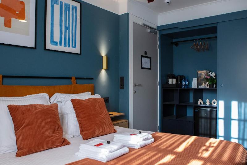 Double Room with Private Bathroom image 4