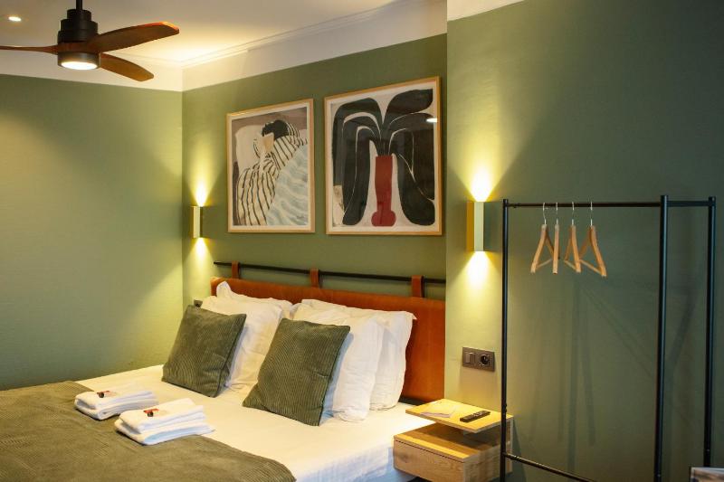 Double Room with Private Bathroom image 1