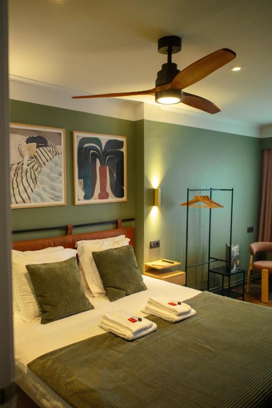 Double Room with Private Bathroom image 2