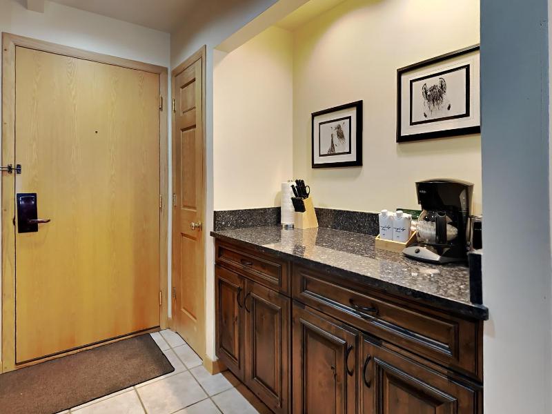 Timberline Condominiums Studio Deluxe Unit 118 - image 7