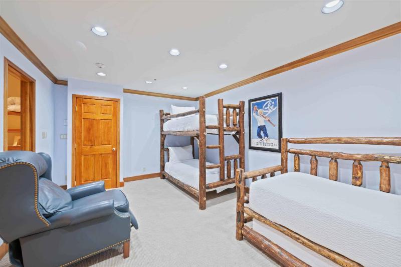 Meadows Townhome M3 by East West Hospitality - image 24