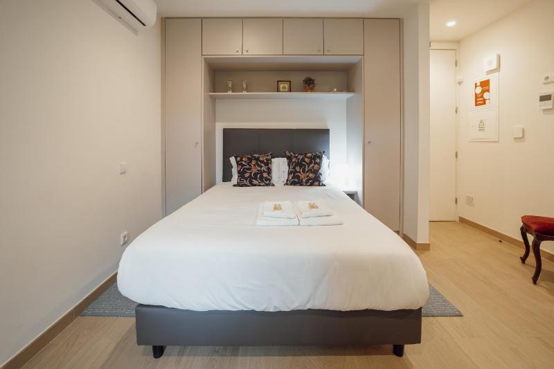 Carmo Residence Porto by Vacationy - image 39