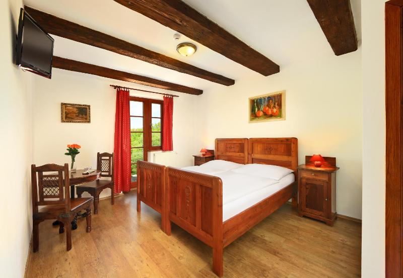 Double or Twin Room with Balcony image 4