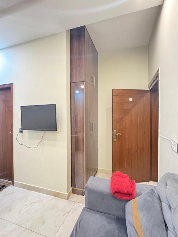 Home Sweet Home 3 bed Banglow - image 14