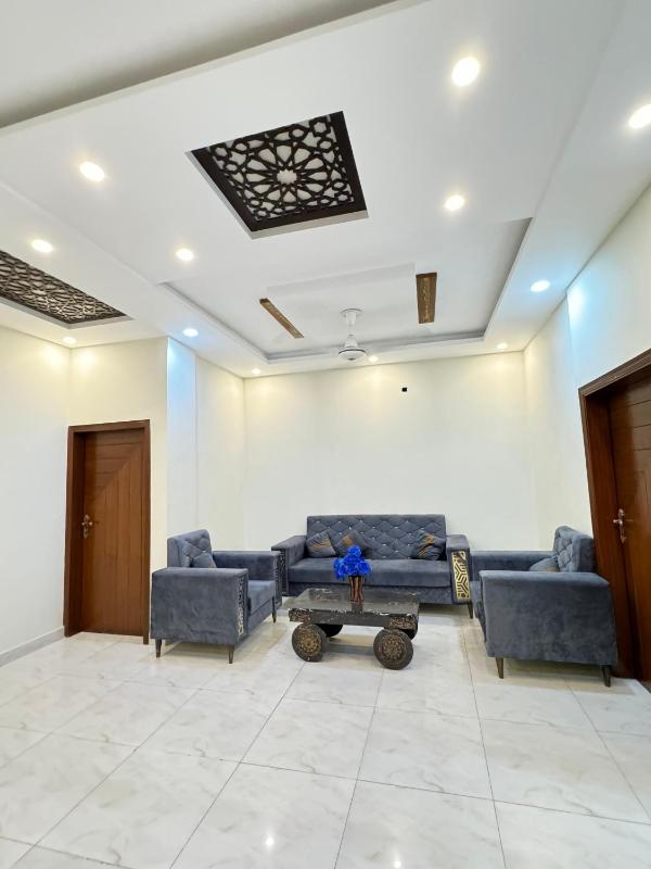 Home Sweet Home 3 bed Banglow - image 2