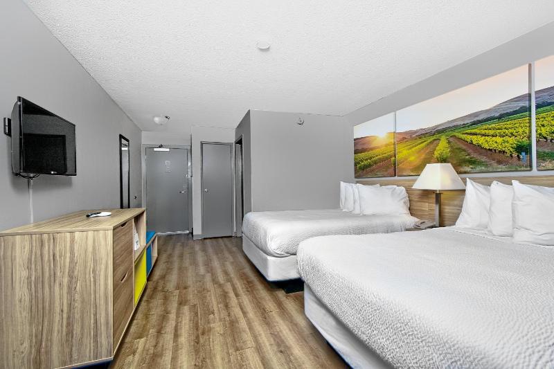 Double Room with Two Double Beds - Non-Smoking image 3