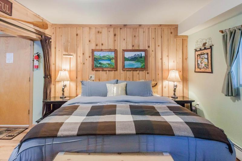 Triple Room with Lake View image 1