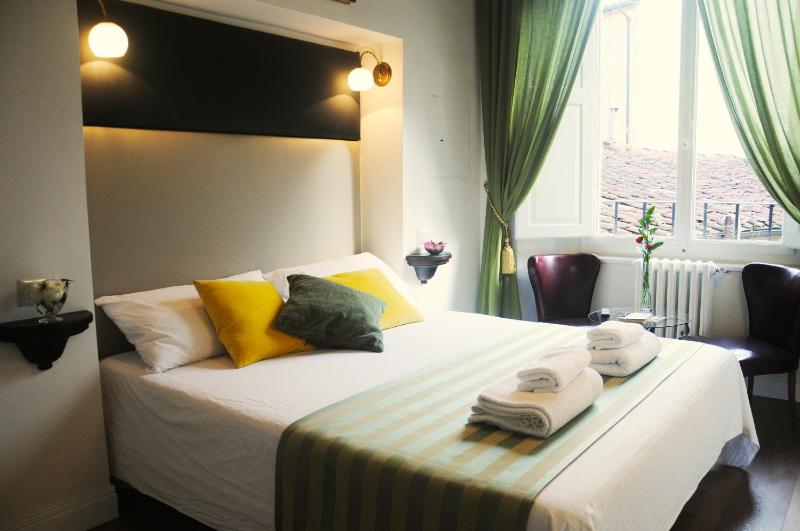 Budget Double Room image 4