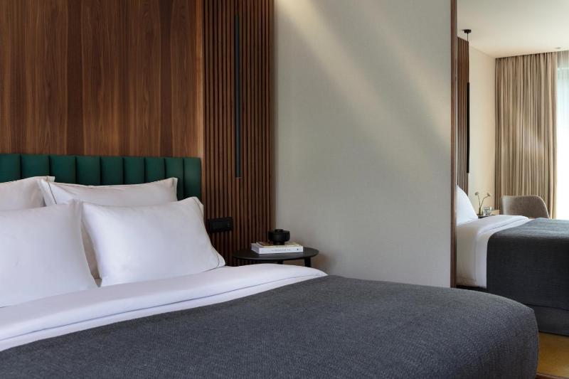 Standard Double Room image 2