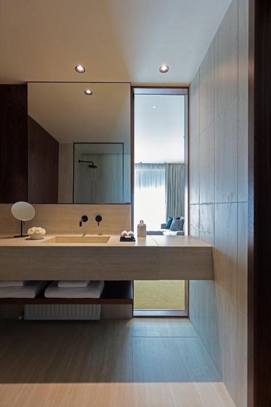 Standard Double Room image 3