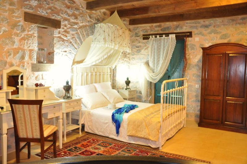 Double Room image 1