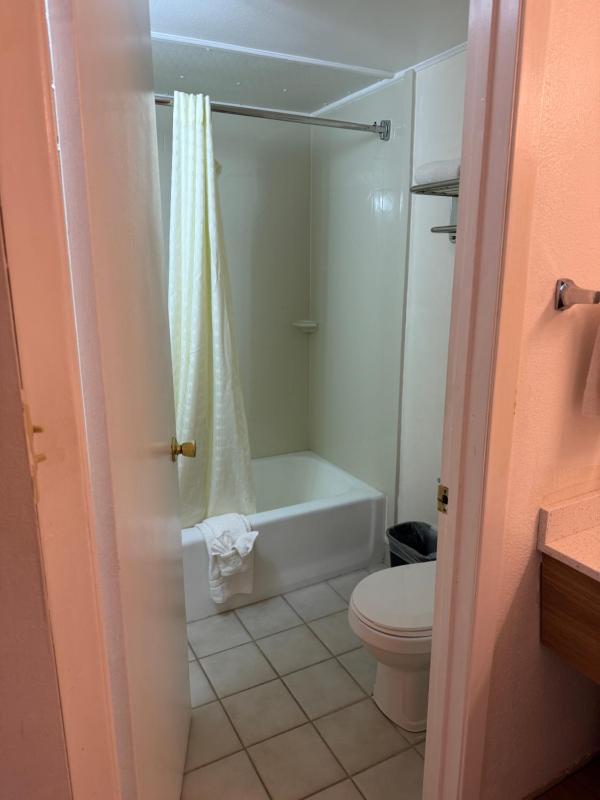 Deluxe King Room - Non-Smoking image 2