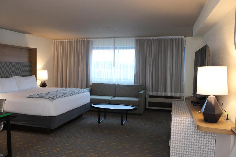 Junior King Suite - Non-Smoking image 3
