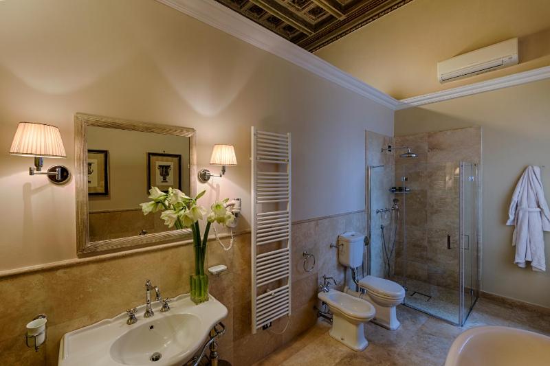 Junior Suite (4 Adults) image 2