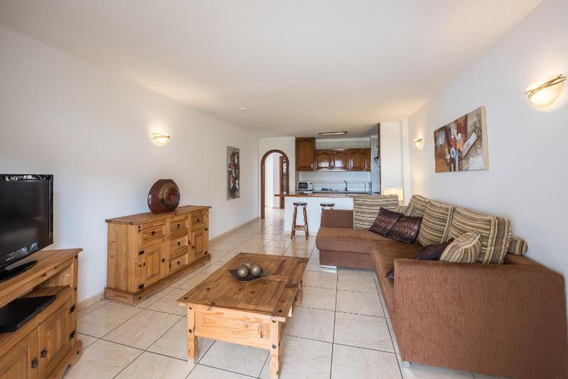 One-Bedroom Apartment image 3
