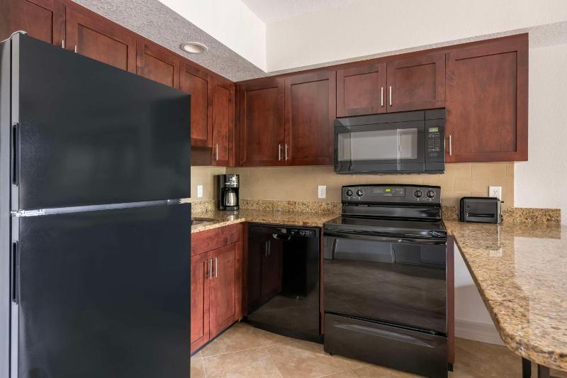 1 Bedroom Queen Suite image 3