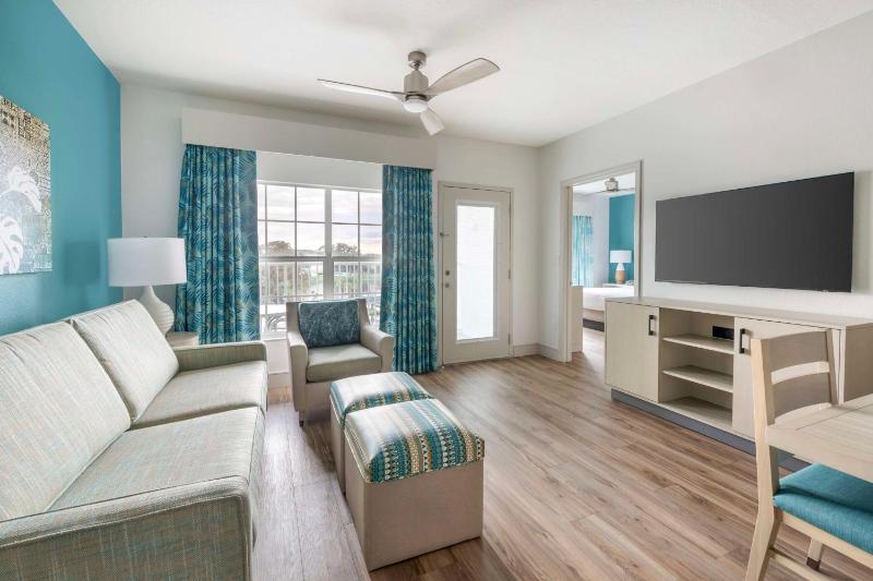 Two-Bedroom King Suite with Two Double Beds and Bath Tub - Hearing Accessible image 3