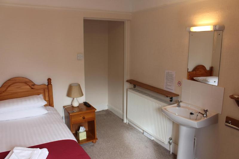 Basic Single Room with Shared Shower and Toilet image 2