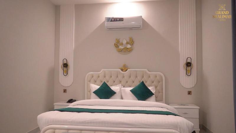 Grand Shalimar Hotel - image 13