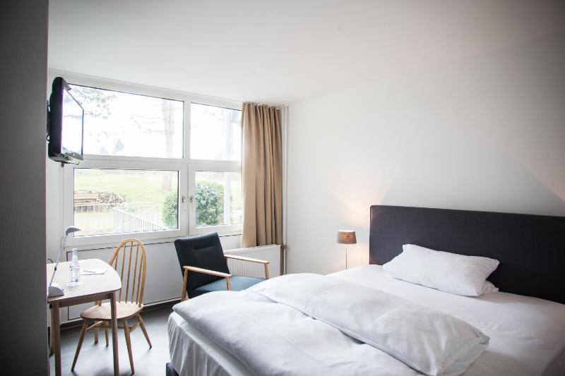 Comfort Single Room image 2