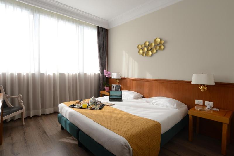 Superior Double or Twin Room image 3