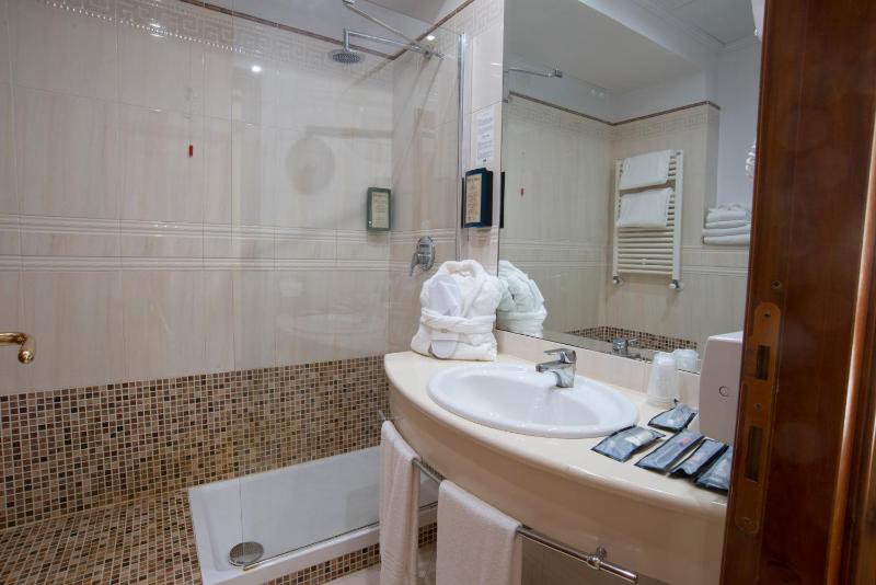 Superior Double or Twin Room image 1