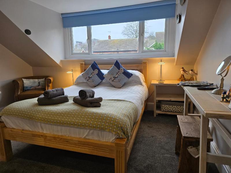 Double Room Ensuite image 4