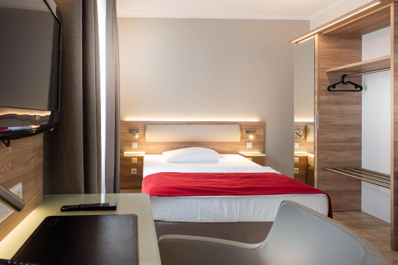 Business Single Room image 1