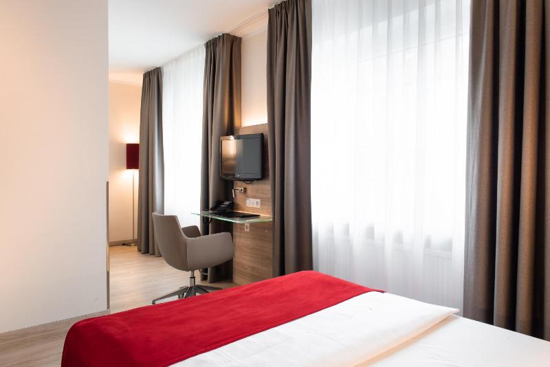 Business Single Room image 3