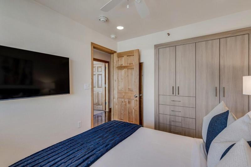 New Listing 2BR 2BA Condo - Mountain Views - image 21