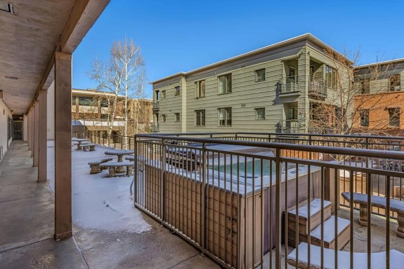 New Listing 2BR 2BA Condo - Mountain Views - image 43