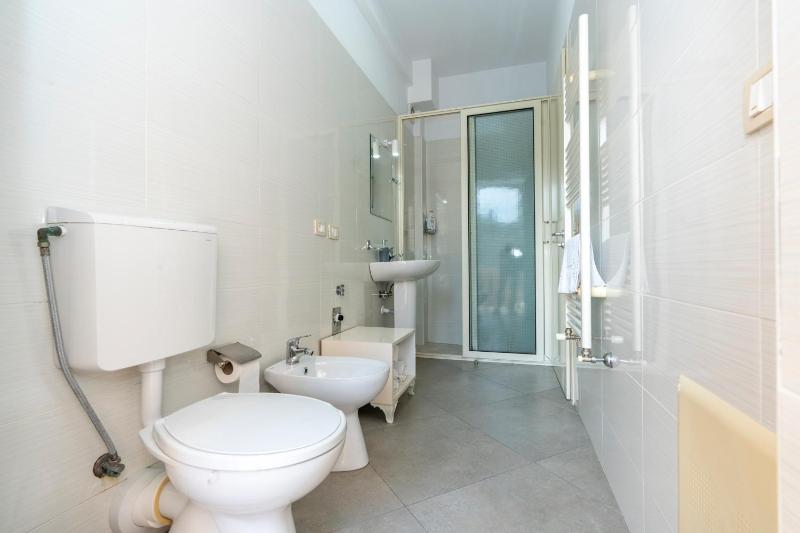 Hotel Shkodra L - image 6