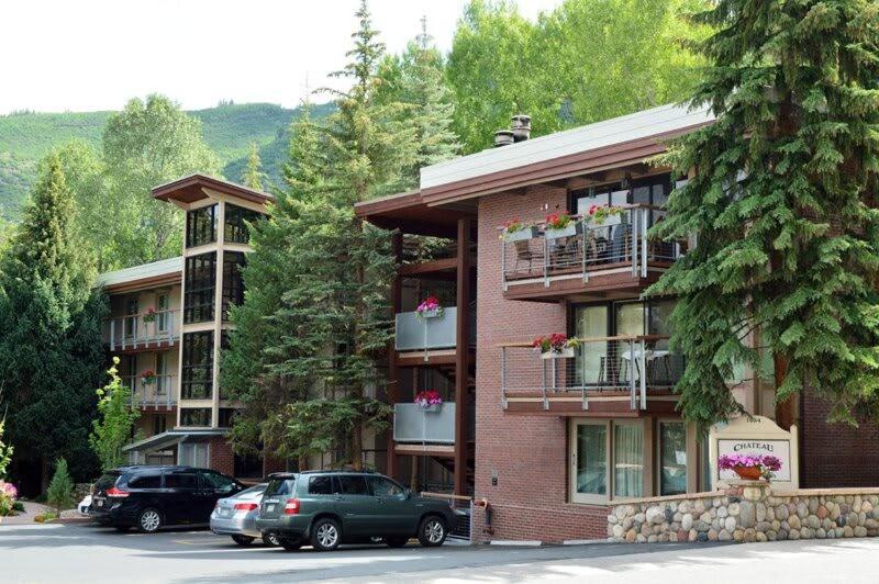 Fully Renovated 2 BR on River with Pool - Walk to Town! - image 26