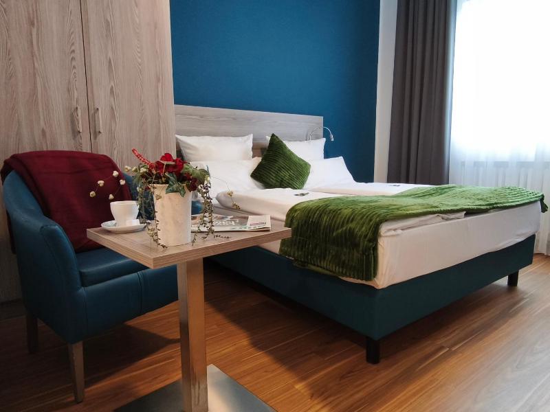 Double or Twin Room image 3